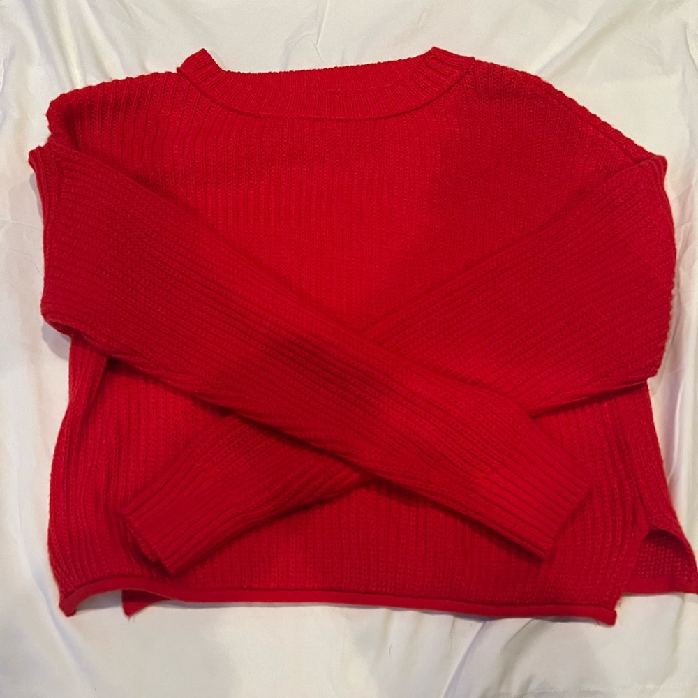 It’s very nice red it’s more of a Christmas red only been used 3 times